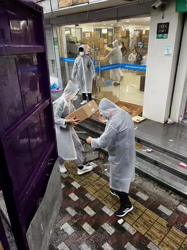 UTlf70CBVx.jpg UTlf70CBVx.jpg