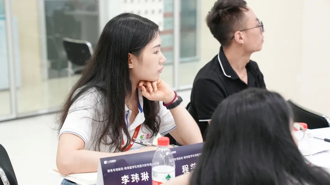 E6SolOuXIz.jpg E6SolOuXIz.jpg