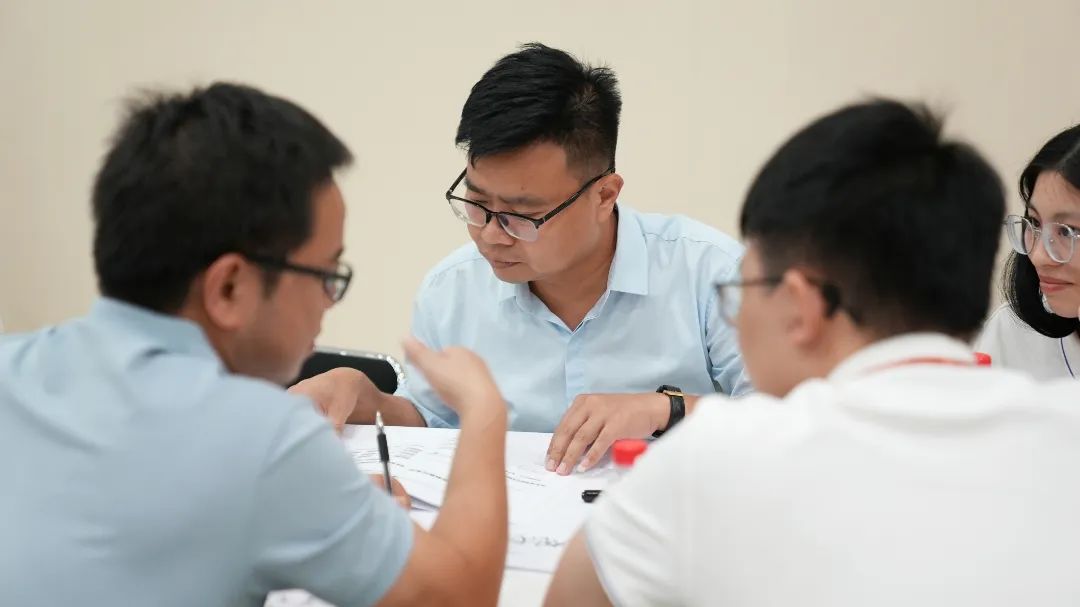 B2wDLWG6EL.jpg B2wDLWG6EL.jpg