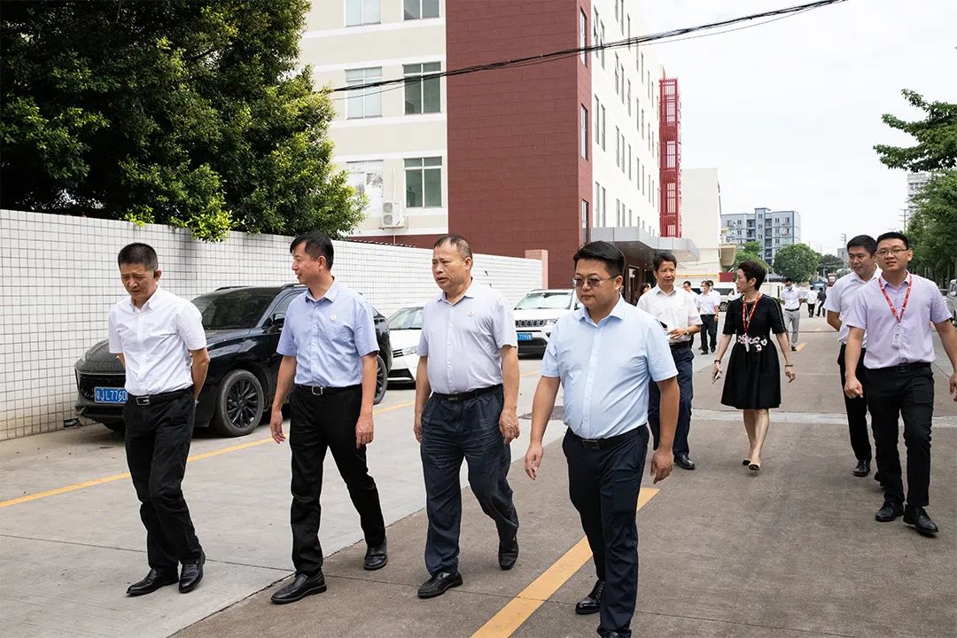 rYDUxDawtr.jpg rYDUxDawtr.jpg